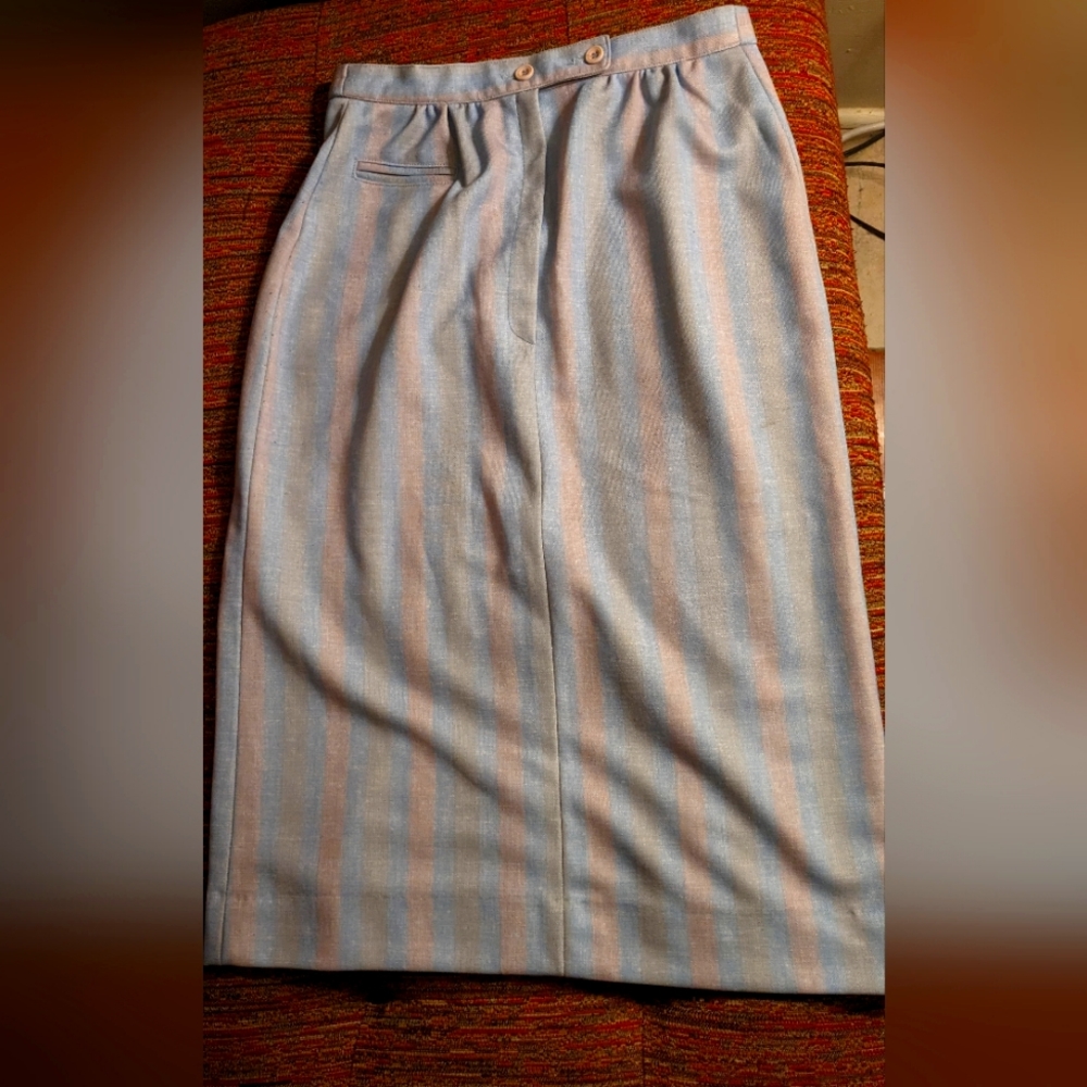 Dreamy VINTAGE candy-striped pencil skirt!💓